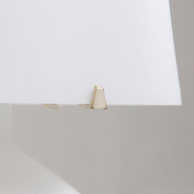 White Glass Model 1853 Table Lamp by Max Ingrand for Fontana Arte, 1960s For Sale - Image 8 of 12