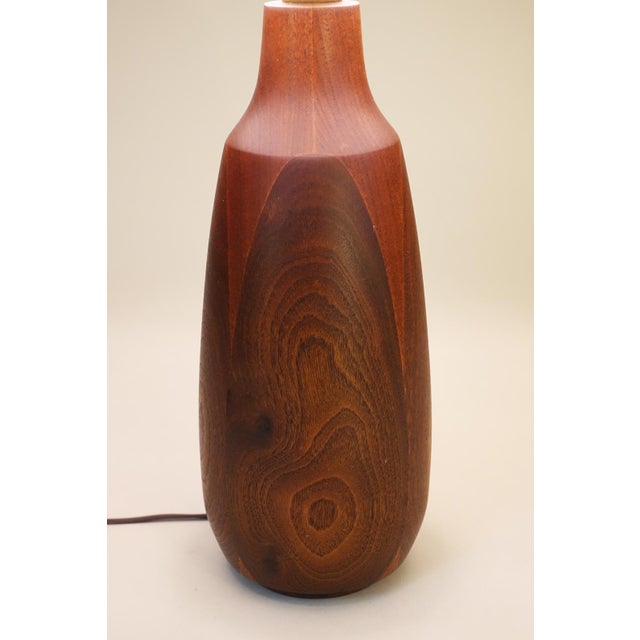 Lotte and Gunnar Bostlund 1960s Danish Mid Century Modern Turned Staved Walnut Bottle Table Lamp 1960's Unused Nos New-Old-Stock Gunnar Bostlund For Sale - Image 4 of 7