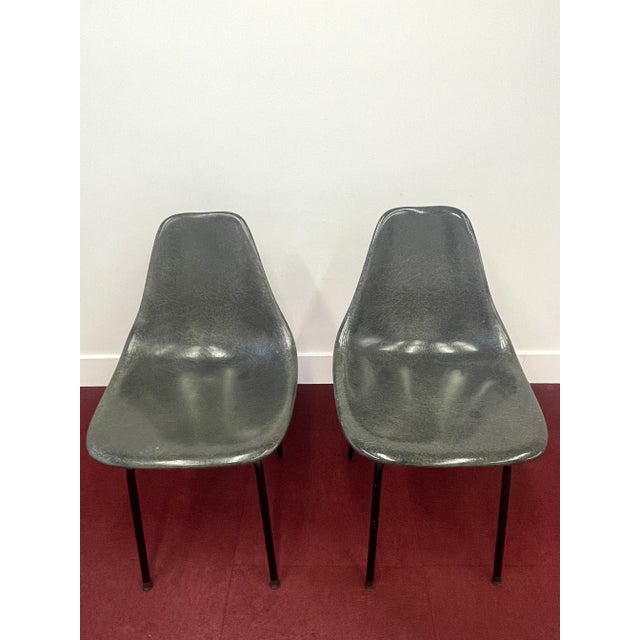 Mid-Century Modern Pair of Vintage Mid-Century Modern Douglas Fiberglass Chairs 1960 For Sale - Image 3 of 12