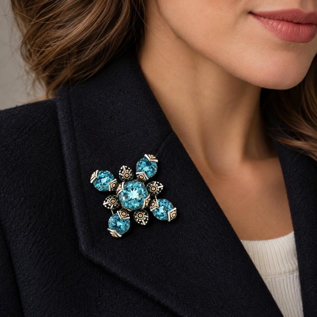Late 20th-Century John Hardy Sterling and 18 Karat Blue Topaz Cross Brooch For Sale - Image 4 of 4