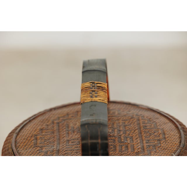 Chinese Woven Basket with Lid, Black Lacquer Handle and Gilt Decorated Base For Sale - Image 9 of 18