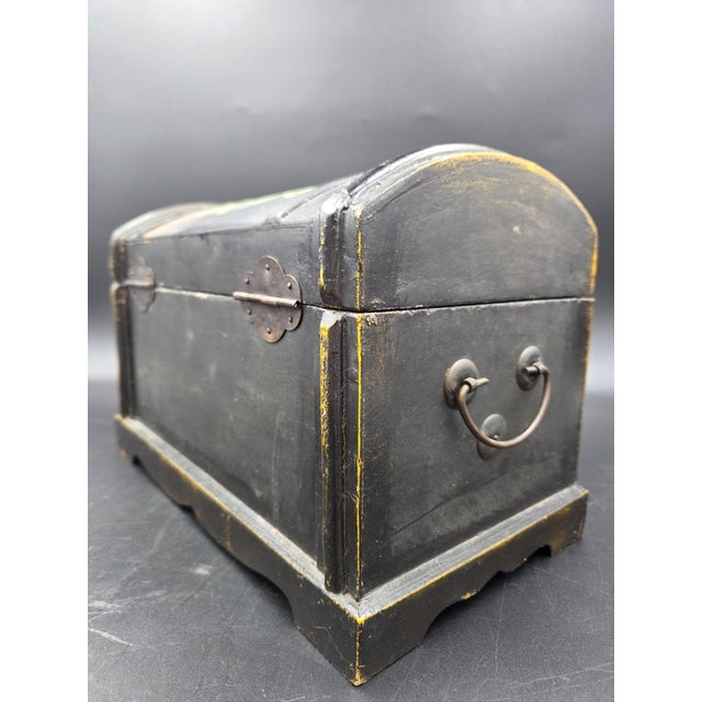 Vintage Hand Painted Wooden Dome Lidded Table Chest For Sale In Philadelphia - Image 6 of 18