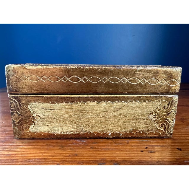 Boucher Mid 20th Century Vintage Boucher La Mussette Wooden Box For Sale - Image 4 of 12