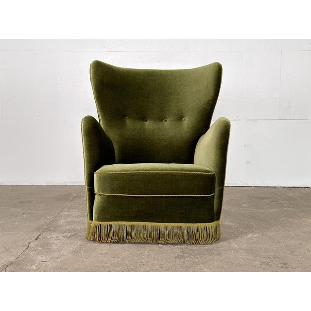 1950s Mid-Century Modern Scandinavian Wingback Lounge Chair in Green Velvet, 1950s For Sale - Image 5 of 13