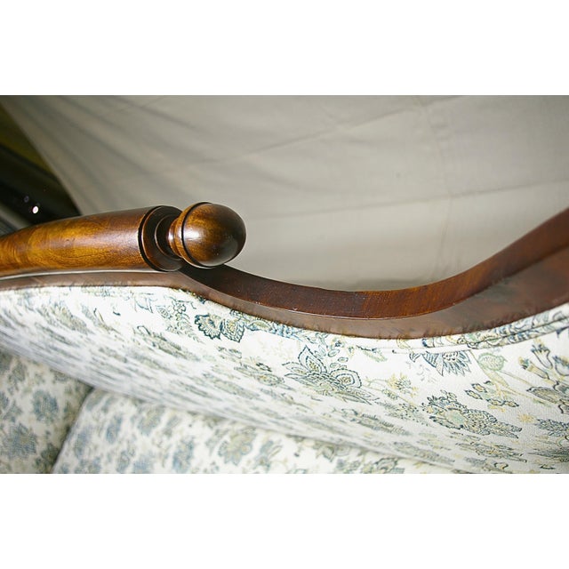 Antique 19th-Century Maritime Canadian Mahogany Empire Settee / Sofa (Attributed to Nisbet or Lawrence Circle) For Sale - Image 4 of 9