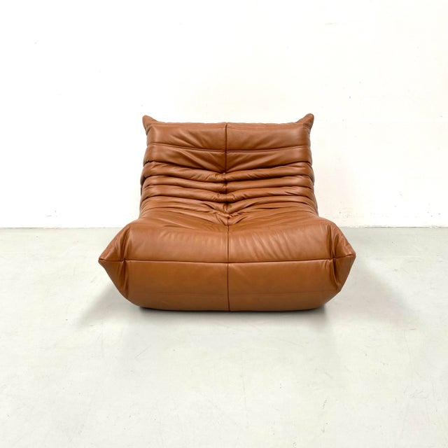 Mid-Century Modern Togo Lounge Chair in Dark Cognac Leather attributed to Michel Ducaroy for Ligne Roset For Sale - Image 3 of 13