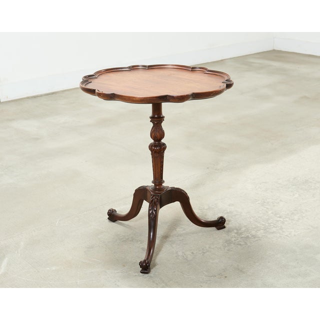 Traditional Georgian Style Carved Mahogany Pie Crust Tripod Drinks Table For Sale - Image 3 of 18