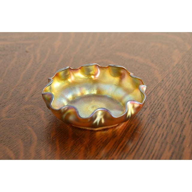 Early 20th Century Louis Comfort Tiffany Favrile Iridescent Art Glass Scalloped Bowl For Sale - Image 5 of 12