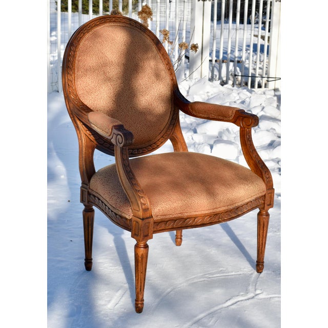 1980s Fairfield Carved Wood Chair Vintage Louis XVI Oval Back French Fauteuil Armchair For Sale - Image 5 of 12