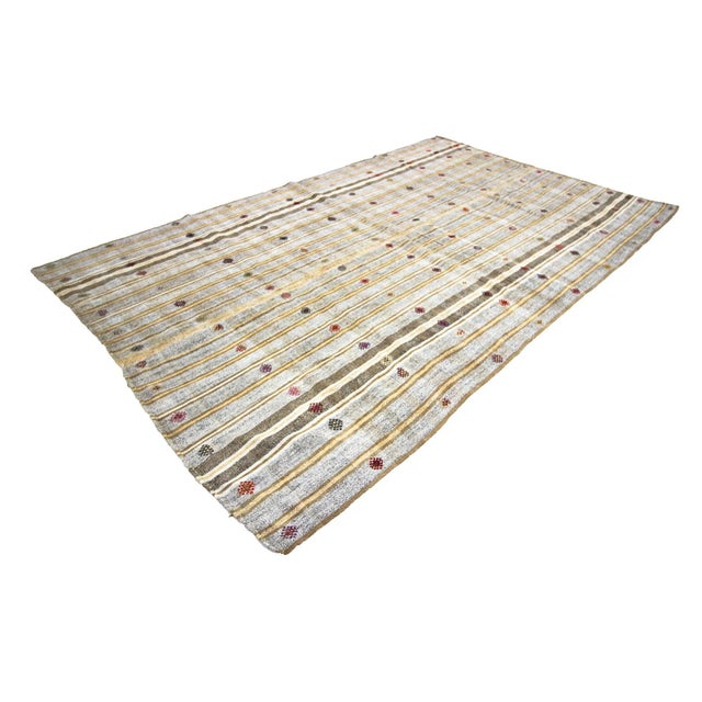 Vintage Embroidered Turkish Kilim Rug-6'8'x10'9" For Sale - Image 4 of 7