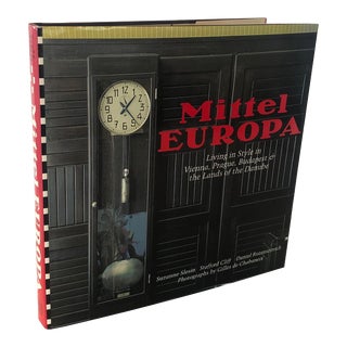 Living in Style in Vienna Hardcover Book For Sale