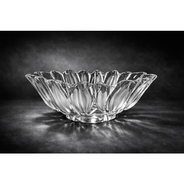 Vintage Frosted Floral Art Glass Centerpiece Bowl – Sculptural Tulip Petal Design – 12” Palm Beach / Hollywood Regency Catch-All For Sale - Image 4 of 10