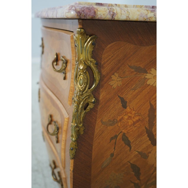 French Louis XV Marble Top Commode Accent Chest For Sale - Image 14 of 17