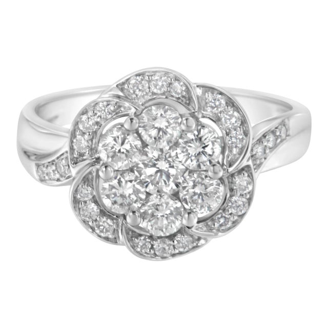 Contemporary 14K White Gold Floral Cluster Diamond Ring (1 Cttw, H-I Color, SI2-I1 Clarity), Size 7.5 For Sale - Image 3 of 8
