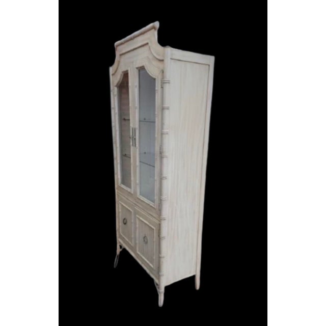 Hollywood Regency Vintage Faux Bamboo Display Cabinet Chinoiserie Style For Sale - Image 4 of 12