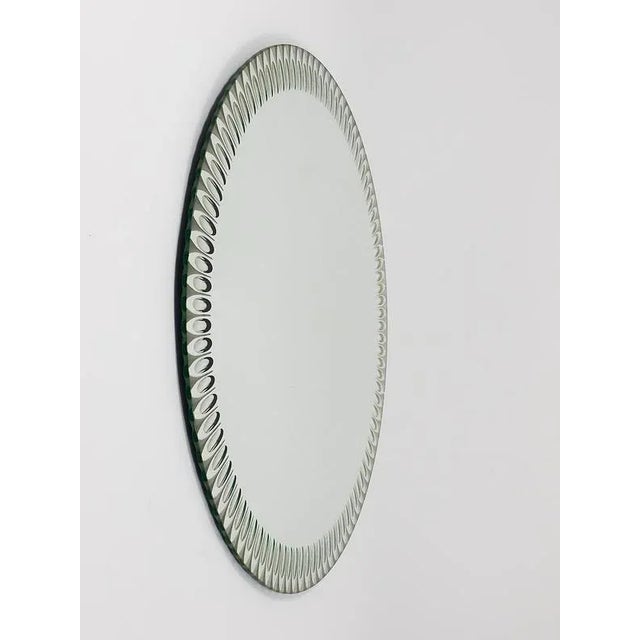 Optical Effect Facetted Round Wall Mirror from Cristal Arte, Italy, 1960s For Sale - Image 10 of 12