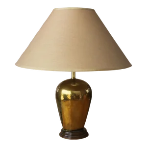 Late 20th Century Hammered Brass Chinese Table Lamp and Silk Shade