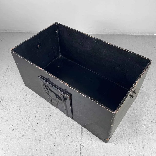 Antique Japanese Lacquer Travel Case For Sale - Image 4 of 11