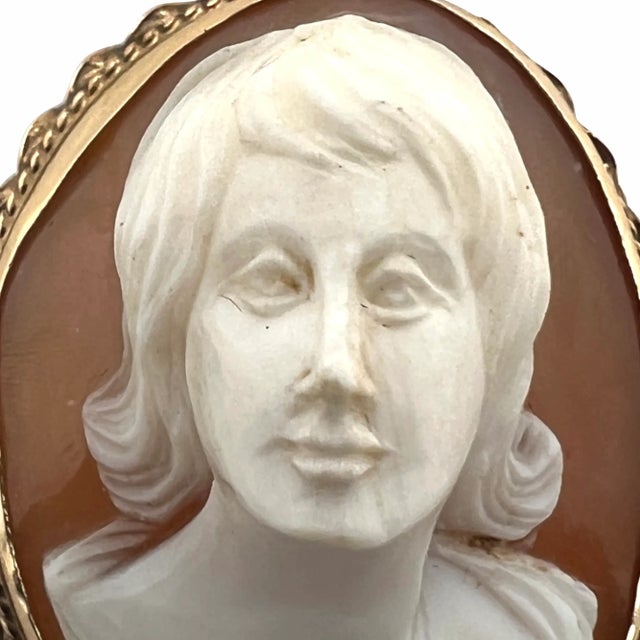 Victorian Vintage 14k Gold High Relief Carved Shell Cameo Pin / Pendant For Sale - Image 3 of 8