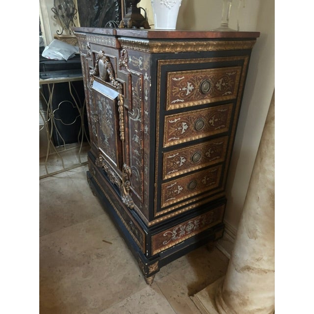 Traditional Hand Painted European Cabinet For Sale - Image 3 of 18