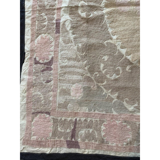 Uzbekistan Suzani Embroidered Wall Hanging 4'5'' X 4'6'' For Sale - Image 4 of 7