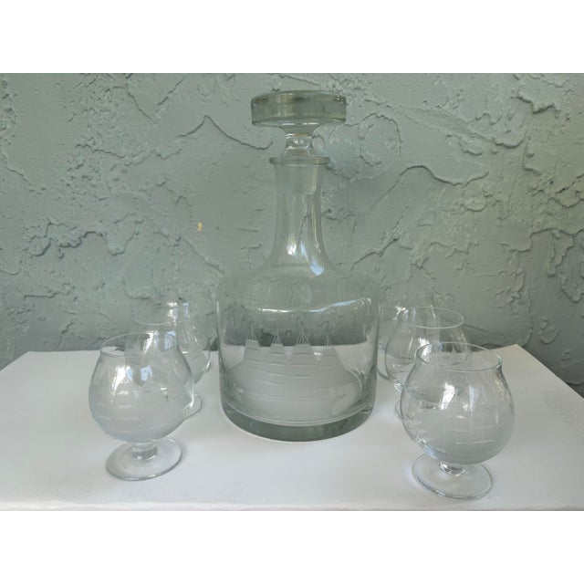 Mid-Century Modern Vintage Etched Clipper Ship Captain’s Decanter Set With Six Snifter Glasses – 7 Pieces For Sale - Image 3 of 8