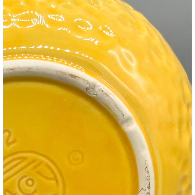 Vintage McCoy Lemon Ceramic Jar With Leaf Lid – Mid-Century Kitchen Decor / Whimsical Farmhouse / Country Cottage For Sale - Image 11 of 12