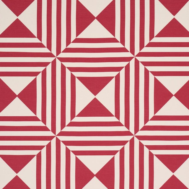 Created to commemorate the 250th anniversary of the United States, Square in a Square is a thick 100% cotton double-cloth...