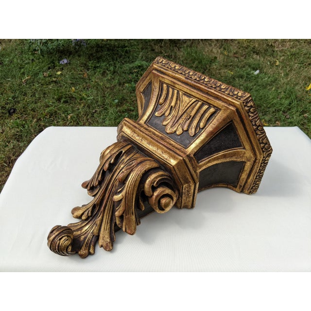 Gold Mid 20th Century Italian Borghese Neoclassical Gilded Acanthus Ceramic Wall Planter / Pocket Vase For Sale - Image 8 of 12