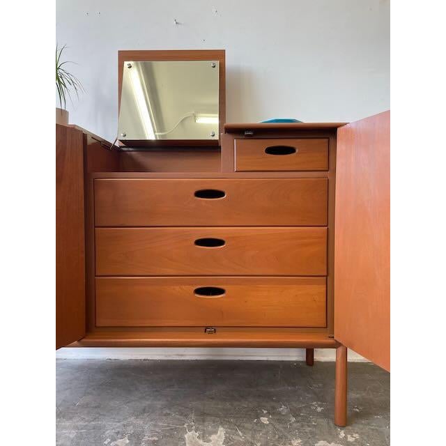 Wood Vintage Mt. Airy Dresser by Ray Sobota, Attributed For Sale - Image 7 of 16