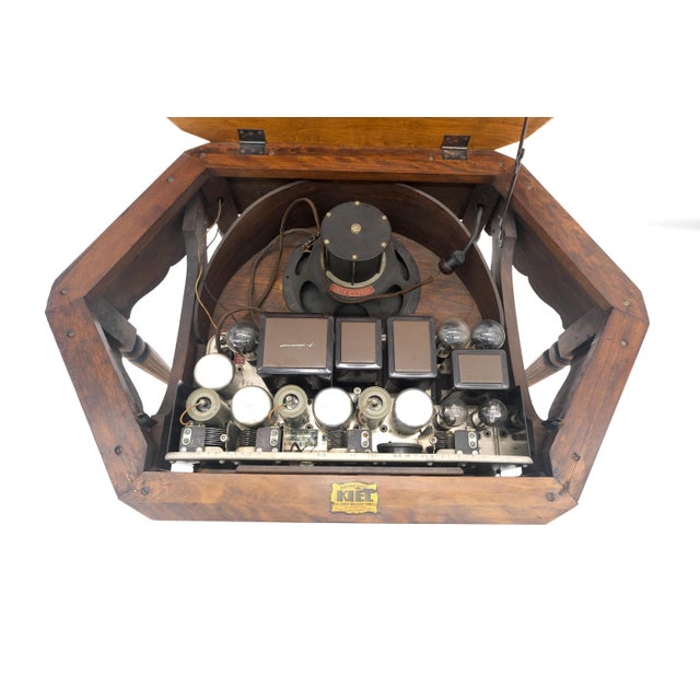 Antique c1920s Tube Radio Stunning American Walnut Cabinet Lift Top Table MINT For Sale - Image 18 of 18