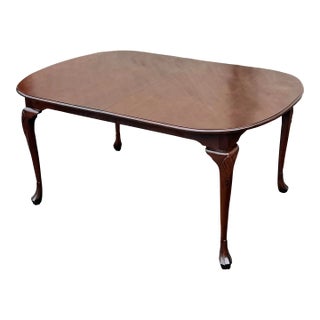 Late 20th Century Harden Furniture Solid Cherry Queen Anne Dining Table With Two Leaves For Sale