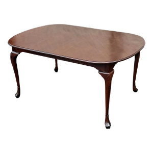Late 20th Century Harden Furniture Solid Cherry Queen Anne Dining Table With Two Leaves
