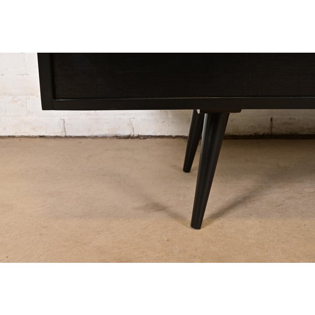 Paul McCobb Planner Group Mid-Century Modern Black Lacquered Sideboard Credenza, Newly Refinished For Sale - Image 10 of 14