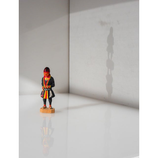 Mid-20th Century Scandinavian Traditional Hand-Carved Saami Figure from Georg Jonsson, 1950s For Sale - Image 17 of 18