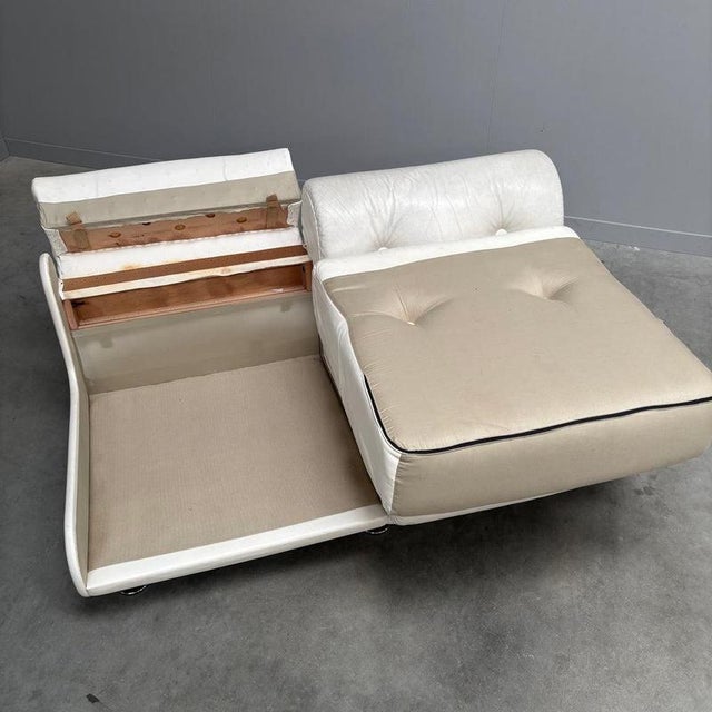 Space Age White Leather Two Seat Lounge Sofa, 1970s For Sale - Image 12 of 14