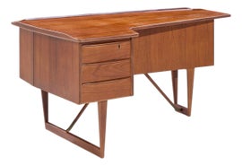 Example of Peter Løvig Nielsen Executive Desks