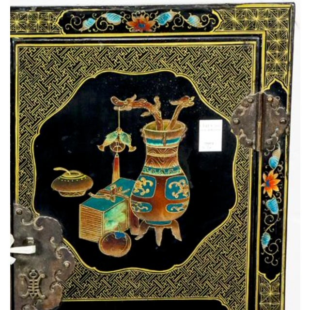 Chinoiserie Vintage Black Lacquer Chinoiserie Cabinet / Bar Cabinet W/ Hand-Painted Floral Panels & Brass Hardware For Sale - Image 3 of 5
