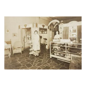 Vintage Photograph 1930's Art Deco Beauty Salon
