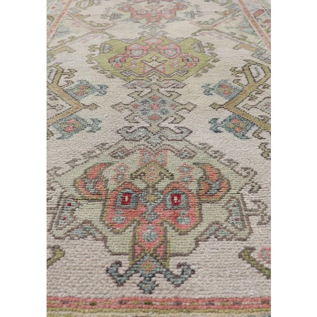 Layered Medallion Vintage Turkish Area Rug Oushak 2'10"x5'8" For Sale In Atlanta - Image 6 of 10