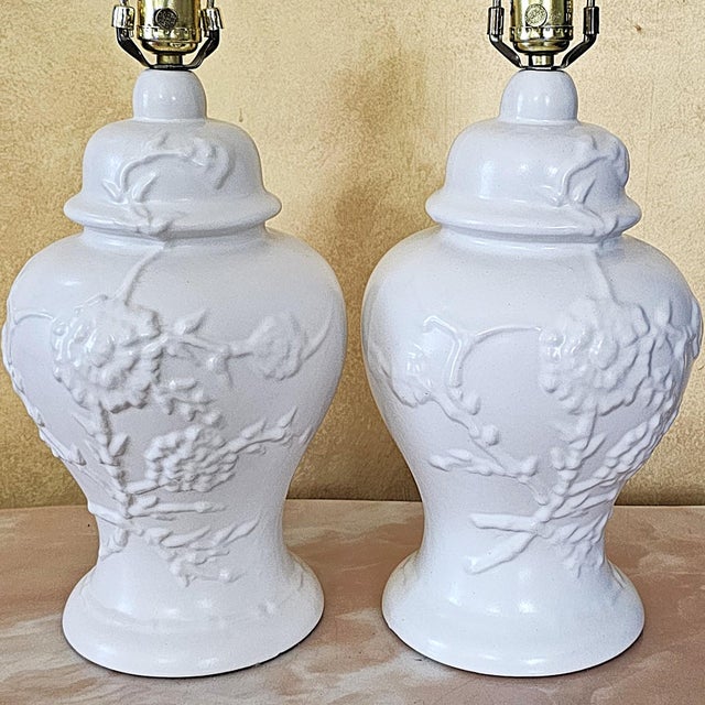 Ceramic Pair of Vintage White Ceramic Ginger Jar Table Lamps With Floral Relief & Diane Shades For Sale - Image 7 of 18