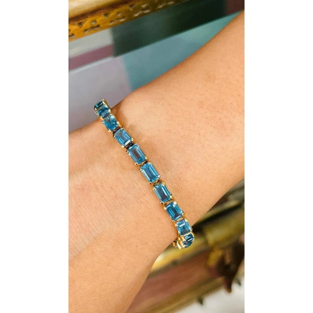 Art Deco 18k Yellow Gold 18.5ct Blue Topaz Byzantine Tennis Bracelet by VRJewels For Sale - Image 3 of 14