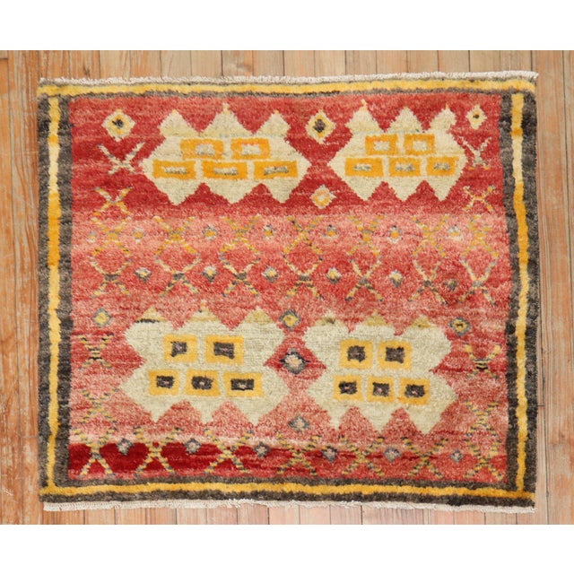 Mini square mid-20th-century Turkish Anatolian rug Details rug no. j3761 size 2' 6" x 3' (76 x 91 cm)