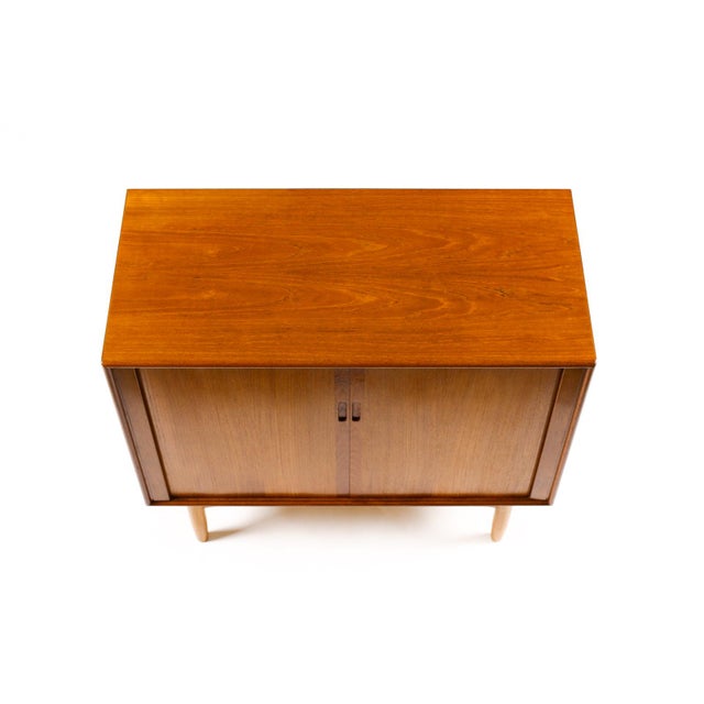 Brown 1960s Danish Modern Mid Century Compact Teak Credenza Console — Tambour Doors — Hans C. Andersen For Sale - Image 8 of 10