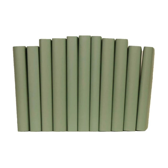 Add a splash of color to your design with a Spanish Moss Paper Wrapped ColorPak from Booth & Williams. One linear foot of...