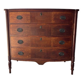 Antique New England Federal Chest of Drawers / Dresser For Sale