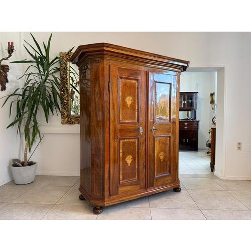 Baroque Hall Cabinet in Marquetry For Sale - Image 4 of 18