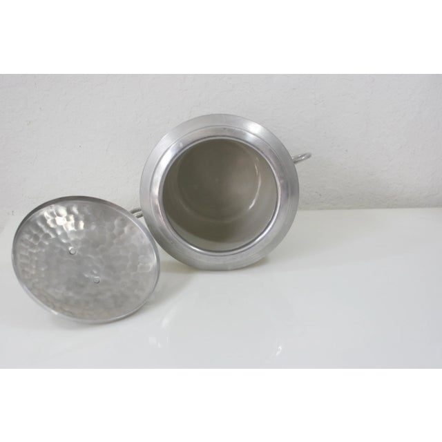 Mid-Century Modern Mid-Century Hammered Aluminum Ceramic Lined Ice Bucket With Side Handles & Lid For Sale - Image 3 of 9