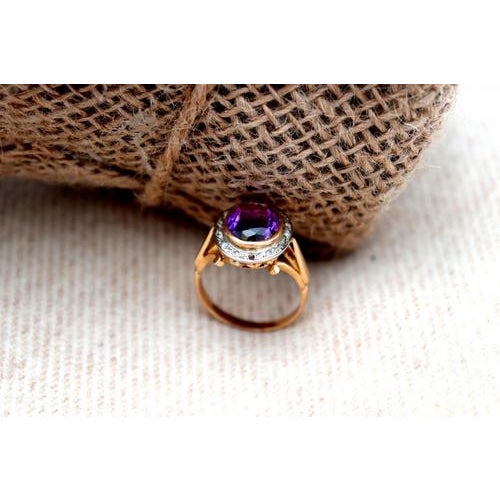 Gold Ring with Diamonds For Sale - Image 5 of 7