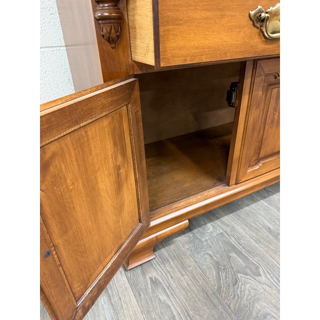 Vintage Tell City Young Republic Colonial Hard Rock Maple China Cabinet & Hutch For Sale - Image 12 of 18